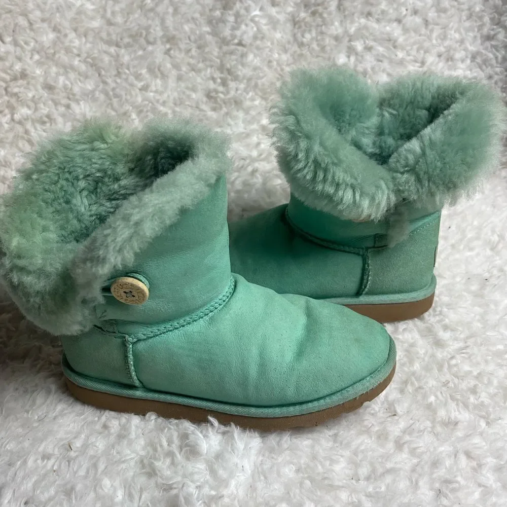 UGG leather suede mint green short boots side button fur lining  big girl SZ4